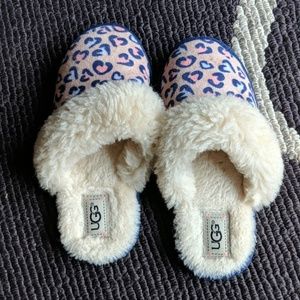Girls Ugg pink animal print slippers Big Kid 6-7